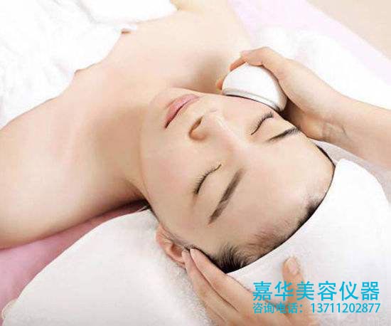 808納米半導(dǎo)體激光脫毛美容儀器的價(jià)格要多少錢(qián)？（出廠價(jià)）